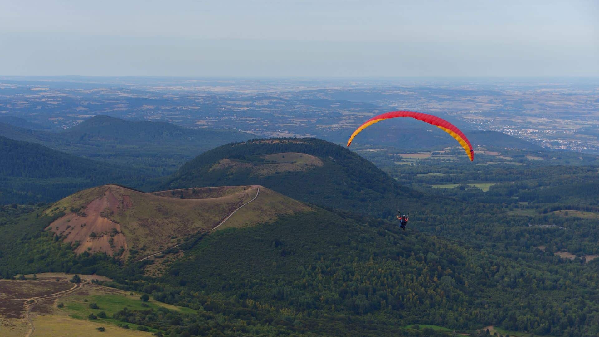 Auvergne, une merveille de l'UNESCO éclairée par ses prestigieux volcans avec Excelys Tours