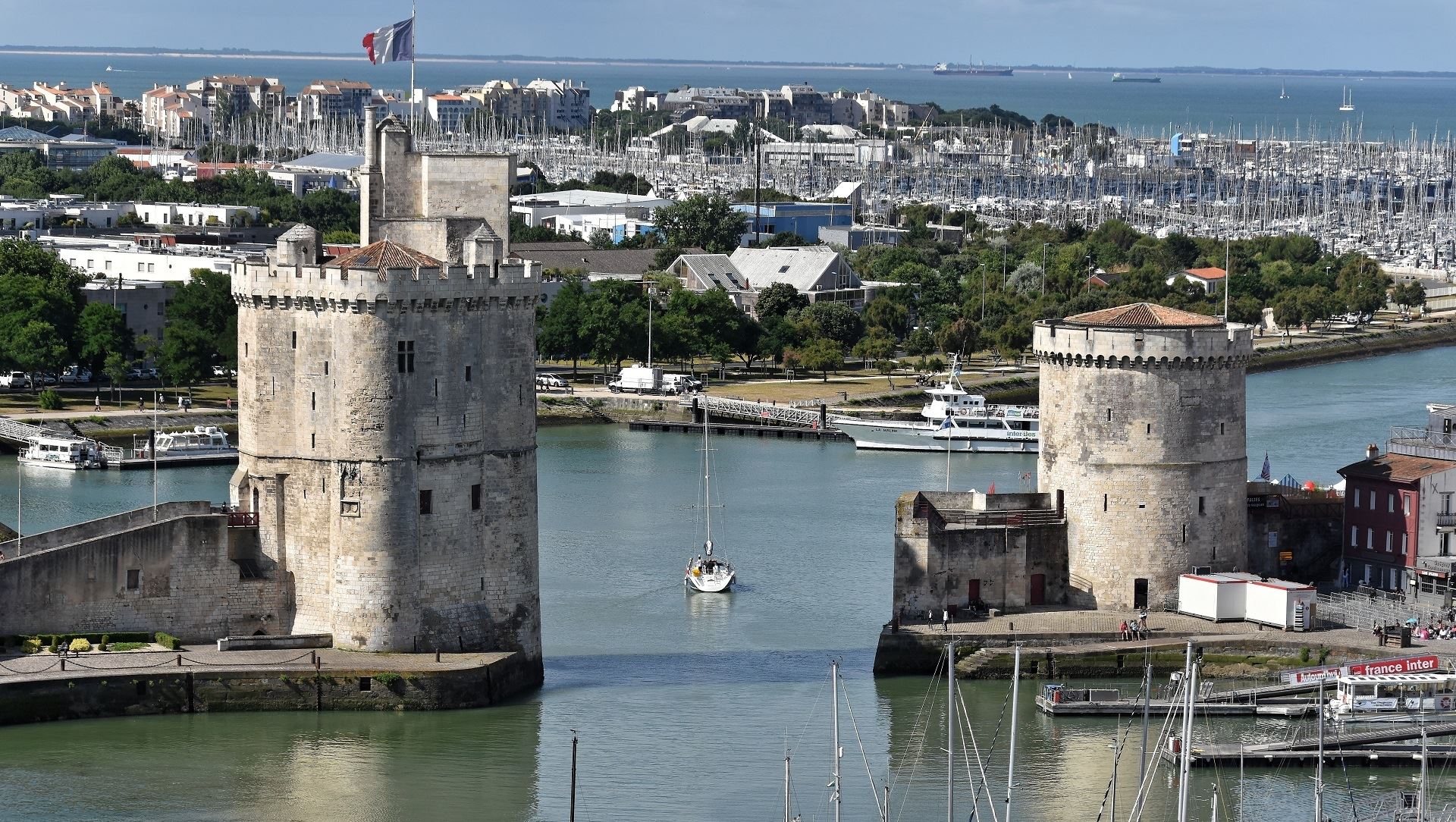 Lire la suite à propos de l’article LA ROCHELLE, PORT D’ATTACHE