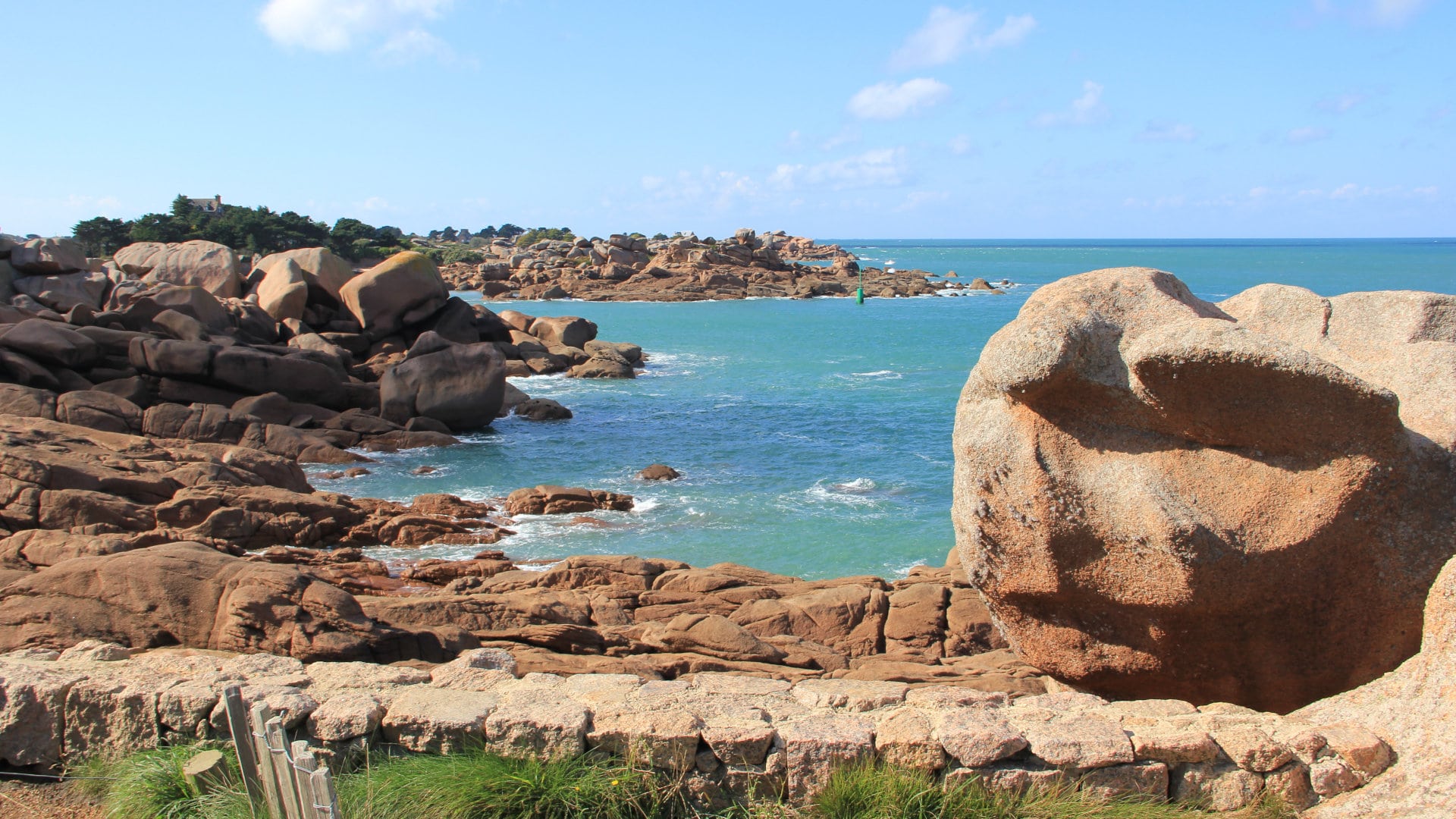 Go exploring the cote of Granit Rose, séjour d'un membre France DMC
