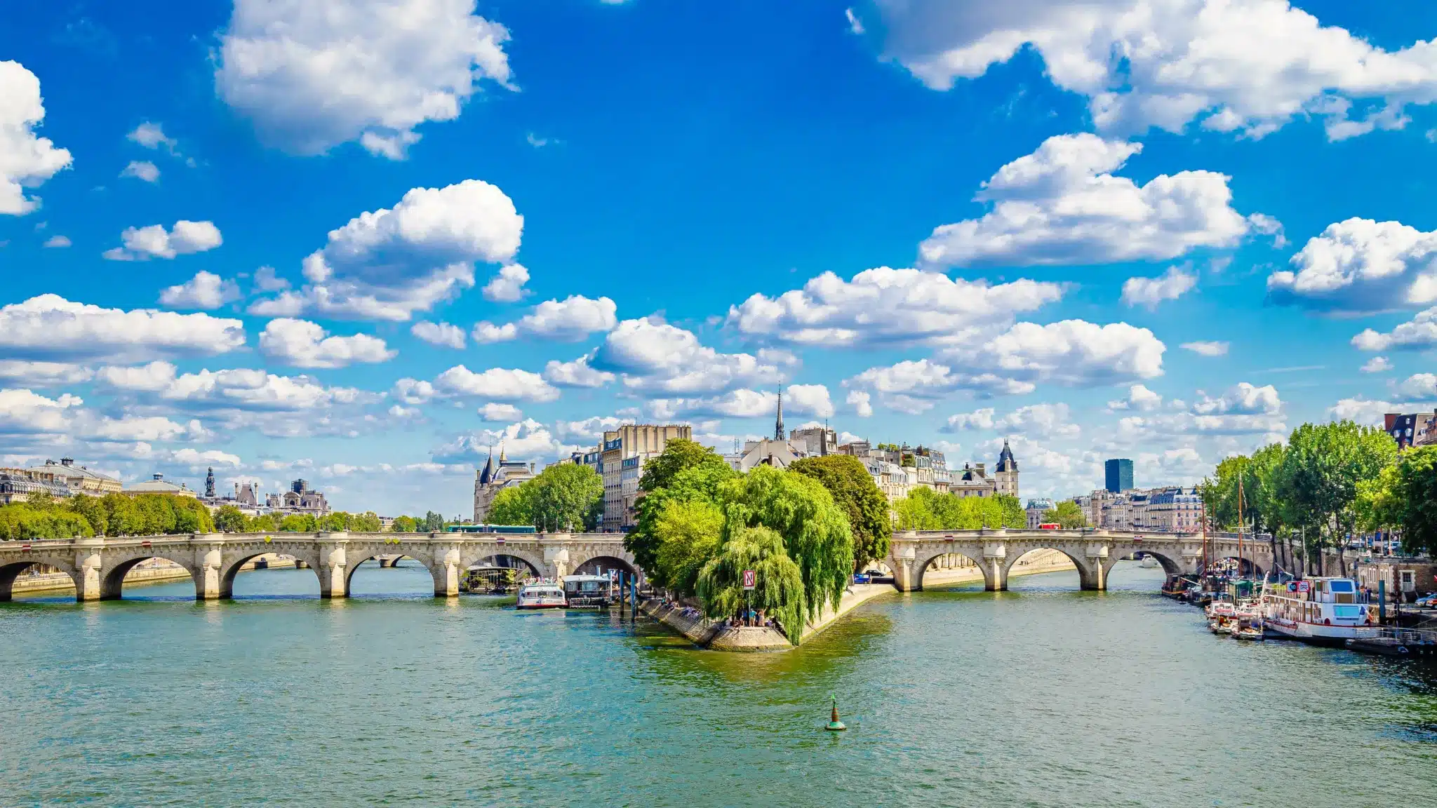 Lire la suite à propos de l’article PARIS AU COEUR DE L’HISTOIRE
